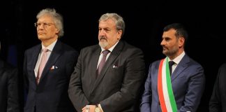 sindaco a cerimonia inaugurazione consolato onorario federazione russa