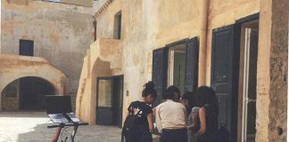 il gruppo al lavoro nel castello