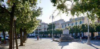 piazza garibaldi castellana grotte