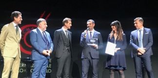 sindaco decaro riceve menzione speciale per progetto muvt all'urban award di milano