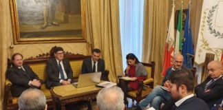 decaro incontra ministro de micheli