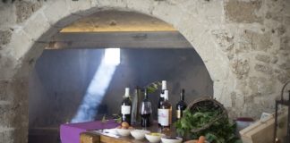 il camino di cantina con cucina