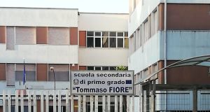 interventi di sfalcio erbe infestanti - amiu inizia dalle aree adiacenti alle scuole